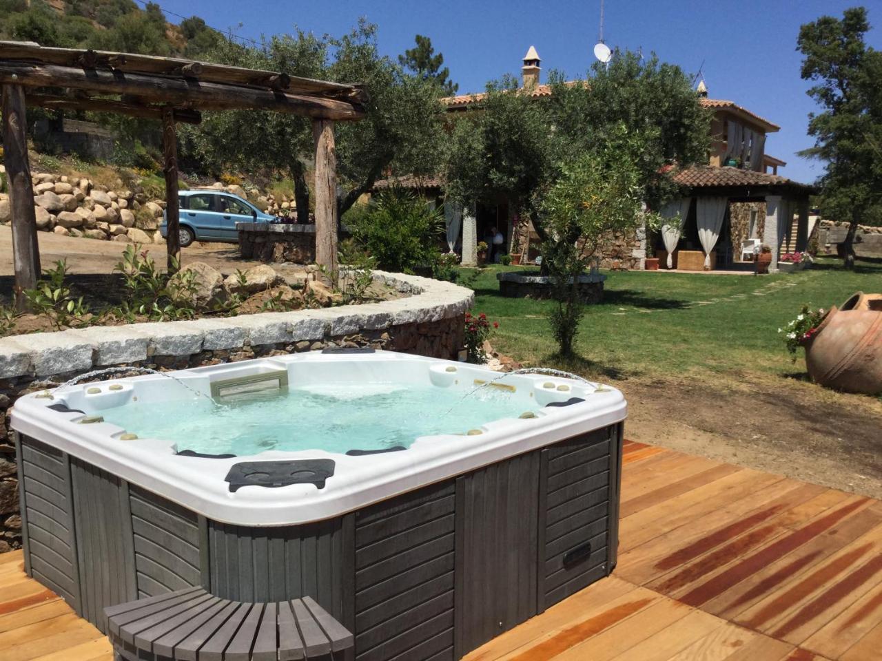 Il Giardino Di Daniela Apartments Сан-Теодоро Екстер'єр фото