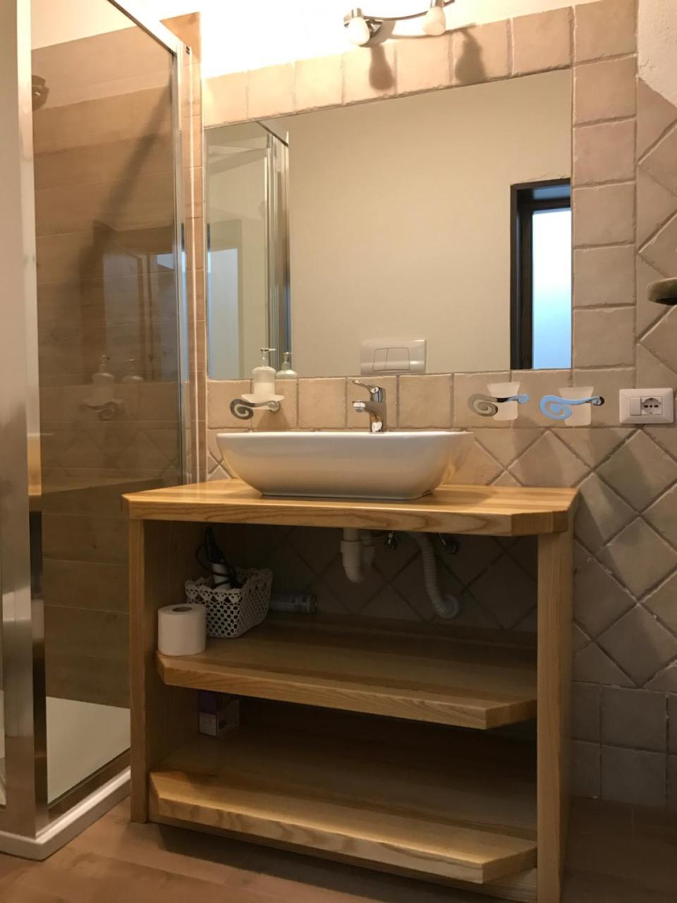 Il Giardino Di Daniela Apartments Сан-Теодоро Екстер'єр фото